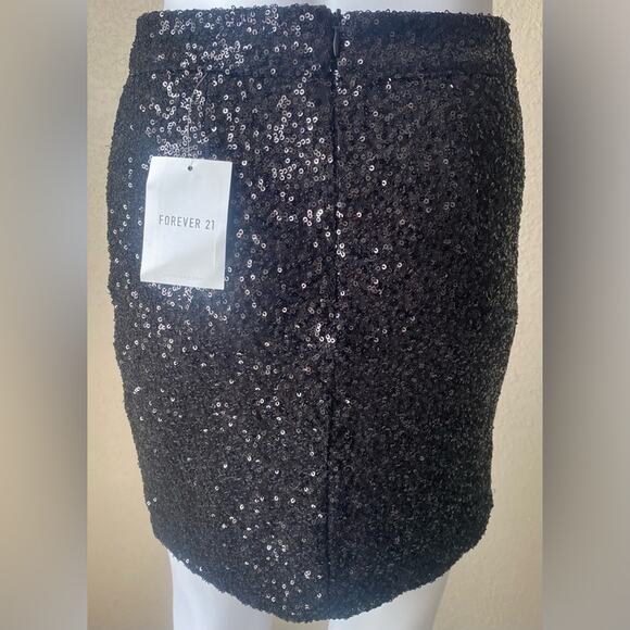 Forever 21 | Women's Black Sparkly Glitter Sequin Mini Skirt | NWT | Small - Picture 2 of 3